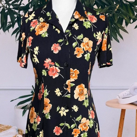 Vintage Floral Button Down Midi Dress - Picture 2 of 4